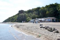 strandhaus aussen vom wasser